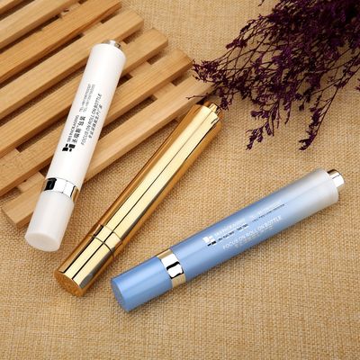 AY-15ML Gradient Blue Airless Pump Bottle With Roll On Steel Ball Under Eye Massager Packaging (Fota de bomba sem ar azul com gradiente com bola de aço sob embalagem do massagista de olhos)